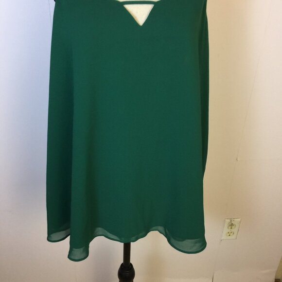 Torrid Swing Cami Tank Top Size 1X Womans Plus Green Chiffon Keyhole Lined - Picture 11 of 13